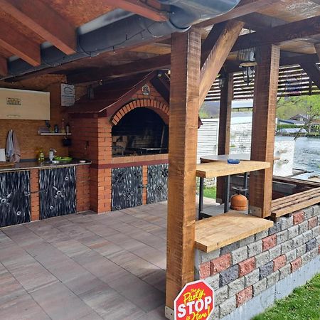 Am Una Lux House Bihac Exterior photo