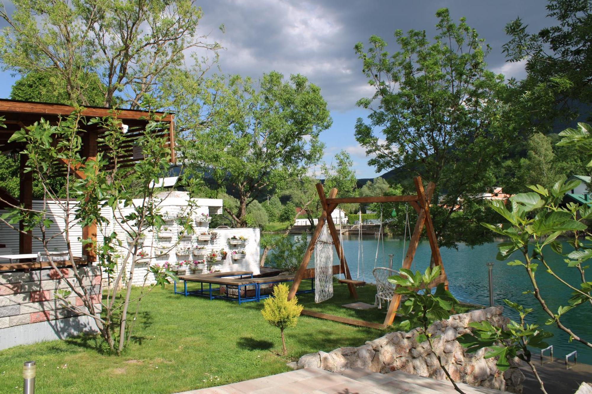 Am Una Lux House Bihac Exterior photo